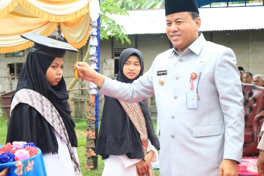 Hadiri dan Wisuda 60 Hafiz Hafizah, Suhardiman: Pemerintah Berkomitmen Bangun Rumah Tahfiz